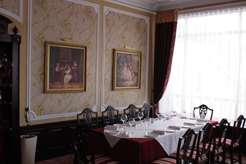 Kaiser Hotel Csernyivci Kültér fotó