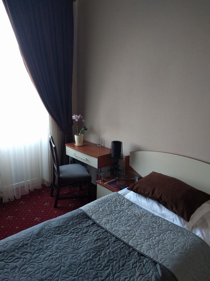 Kaiser Hotel Csernyivci Kültér fotó